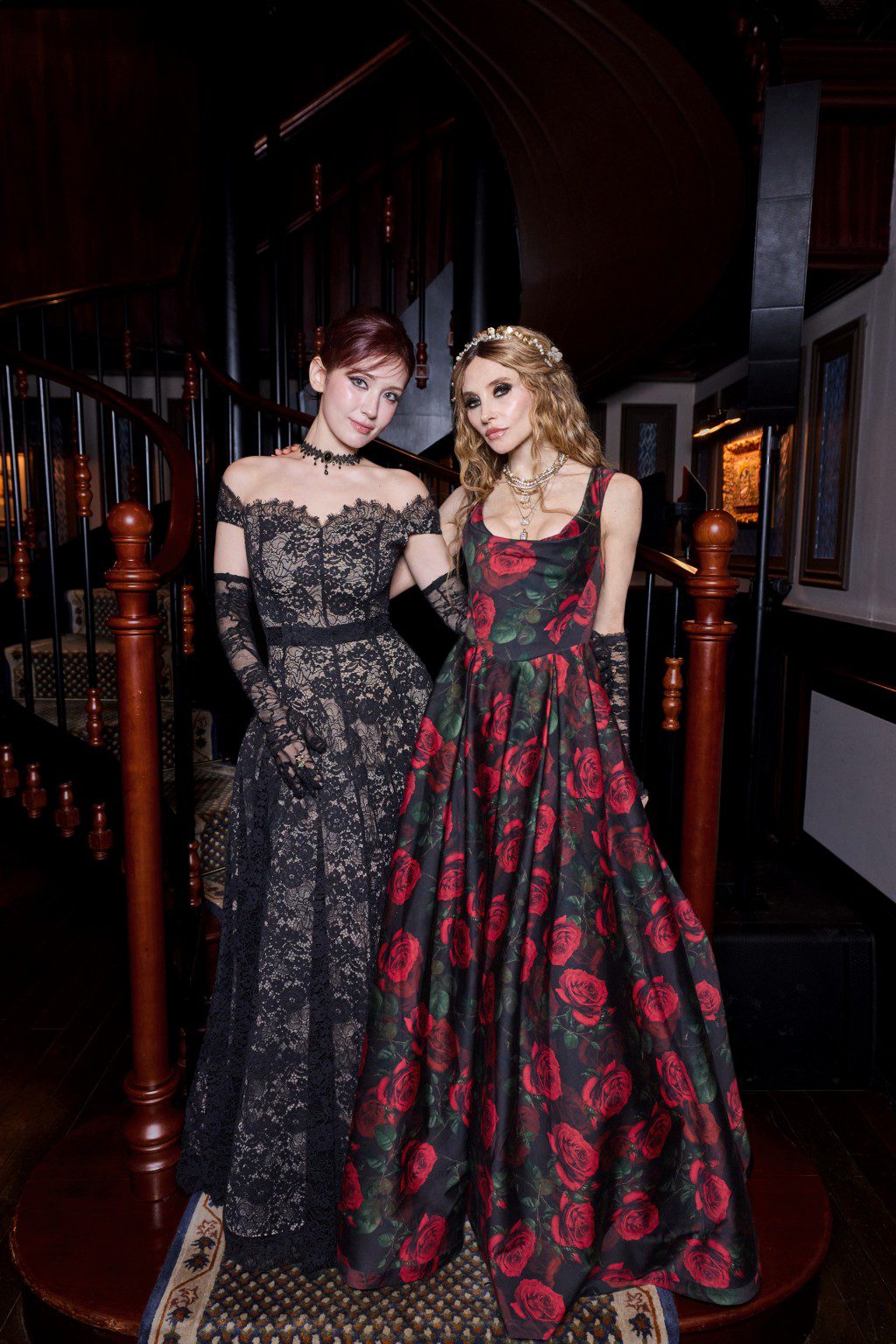 Stacey Bendet（右）與全昭彌合影。