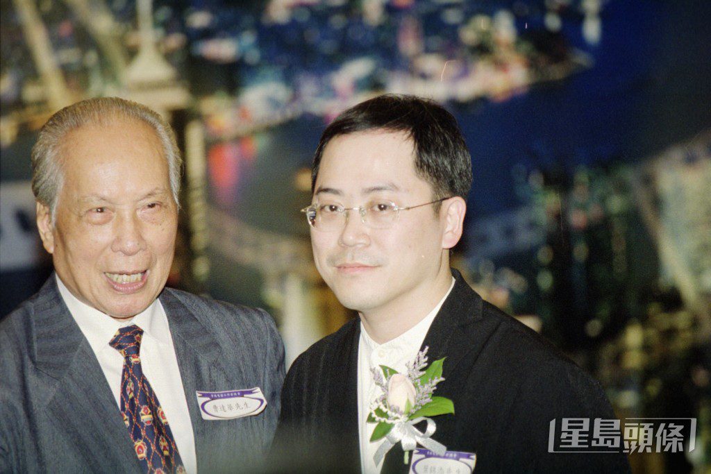 葉錦添曾與資深演員曹達華一同出席香港電影工作者表彰會。