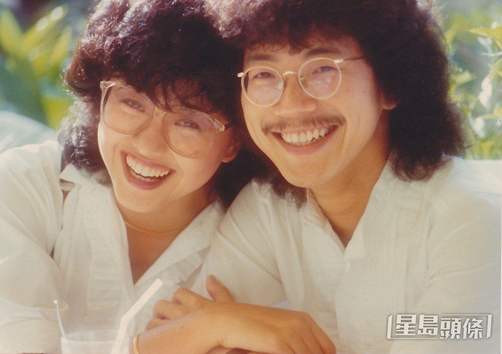 廖安麗於1982年經藝人賈思樂介紹,認識攝影師葉青霖。