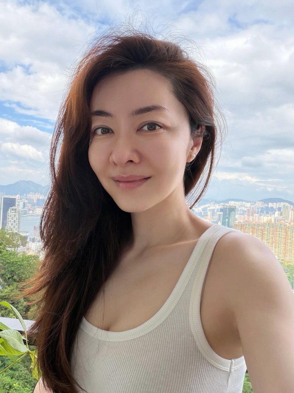 熊黛林婚後仍有繼續工作，並非全職少奶奶。
