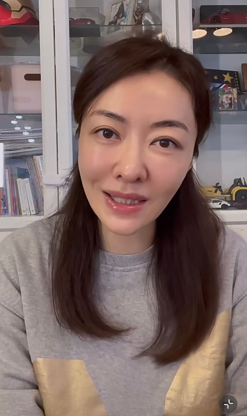 熊黛林拍片與網民分享她的養生方法。
