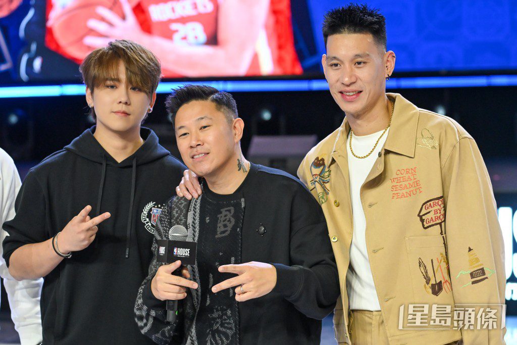 熱愛籃球的姜濤,在活動中與前NBA球星林書豪會面交流。