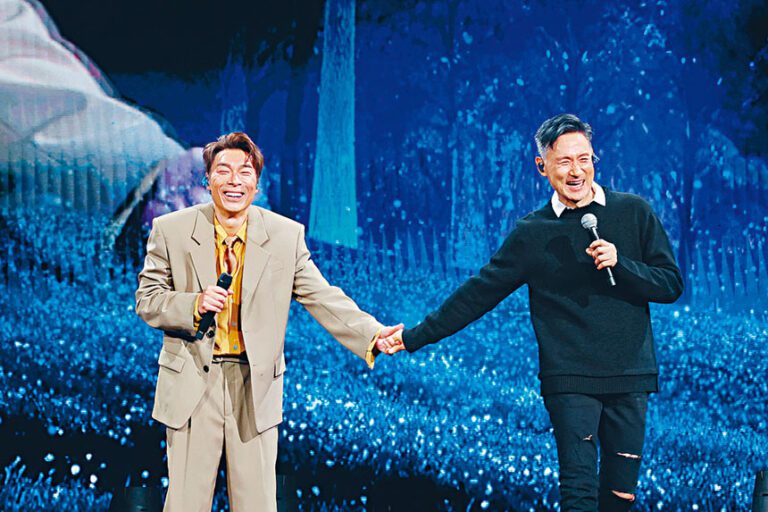 ■安仔紅館尾場邀得張學友做嘉賓，拖手合唱。