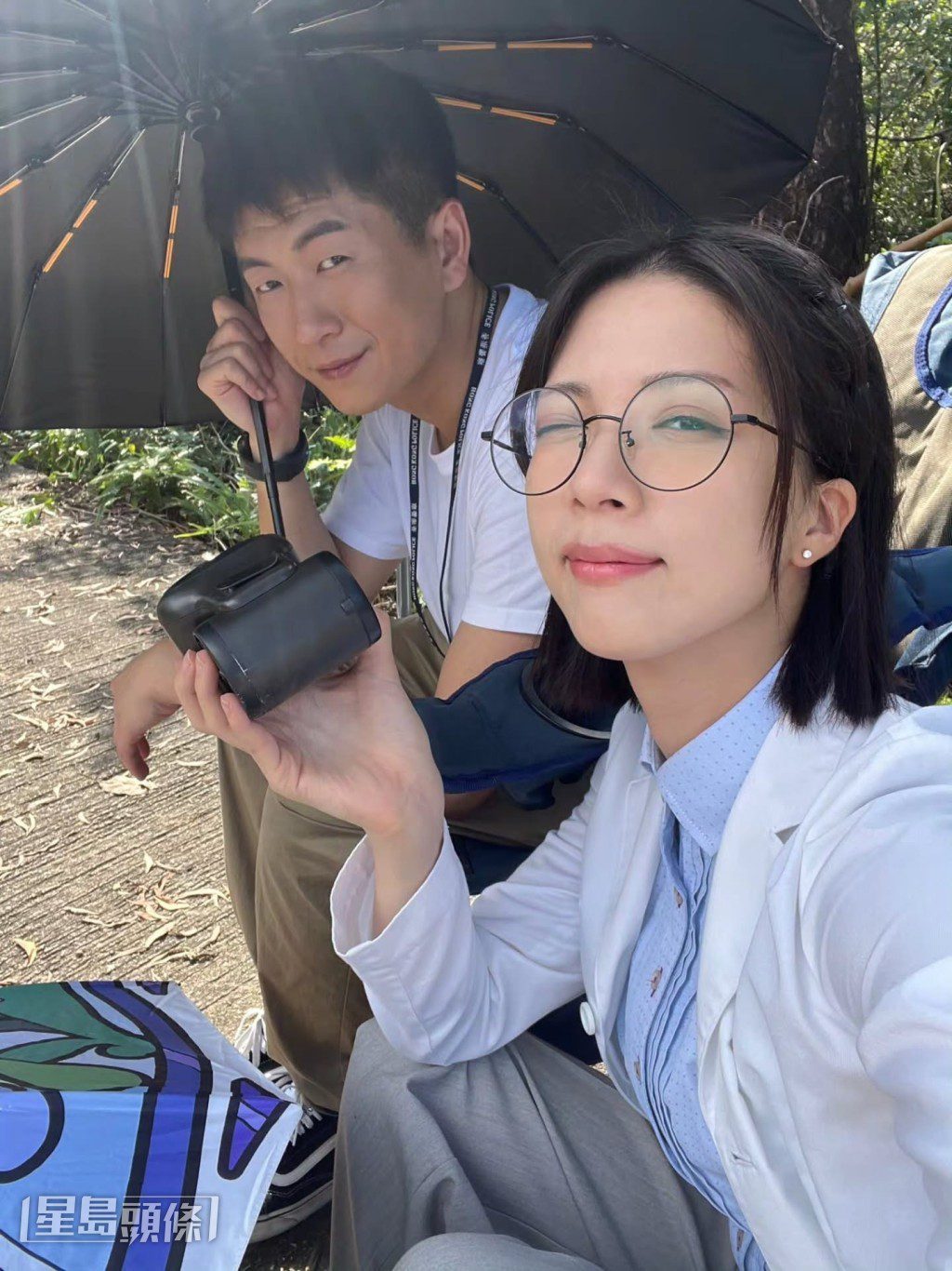 在《死有對証》中,馬貫東與陳曉華的對手戲頗有火花。