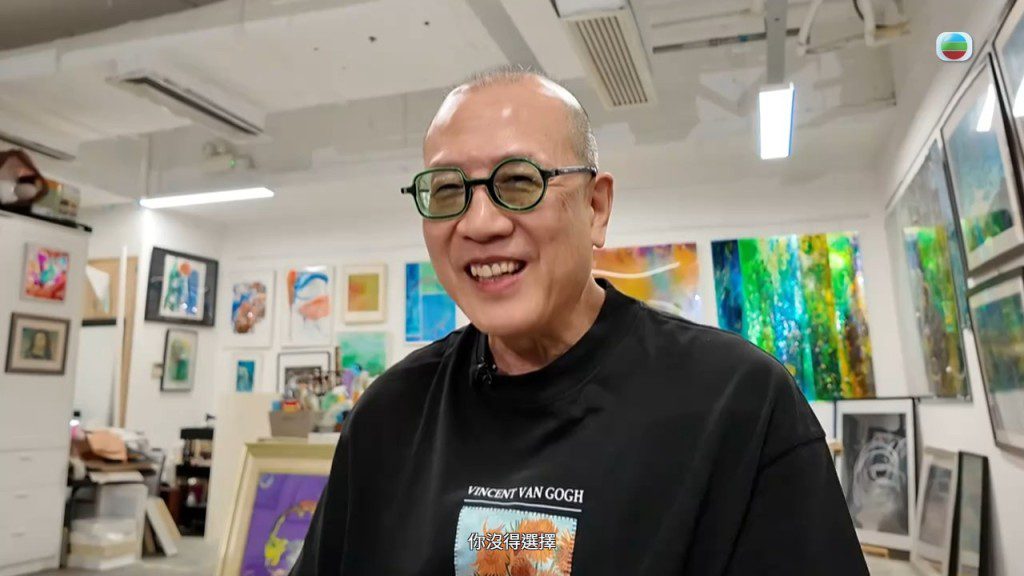 心胸肺外科權威嚴秉泉醫生確診柏金遜症後,理性面對生命變化。