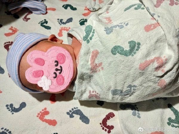 陳美齡分享孫女的照片,笑說孫女與自己有幾分相像。