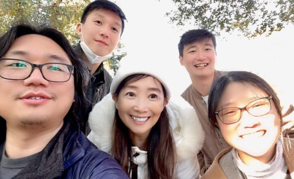 陳美齡早前到美國探望兒子及新抱,一家人同遊環球影城。
