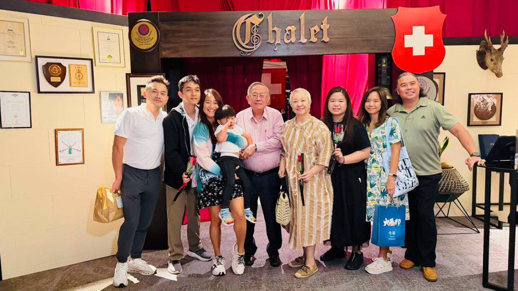 陳秋霞的三位千金如今已長大成人。