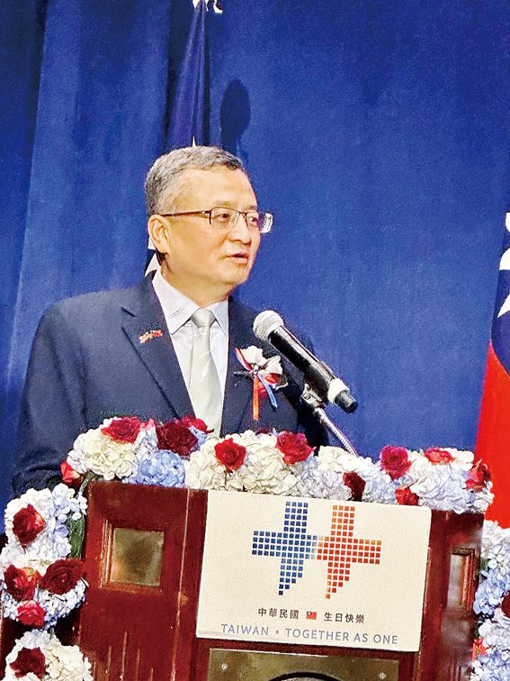 類延峰處長在酒會中致辭歡迎各界的光臨。 梁敏育攝