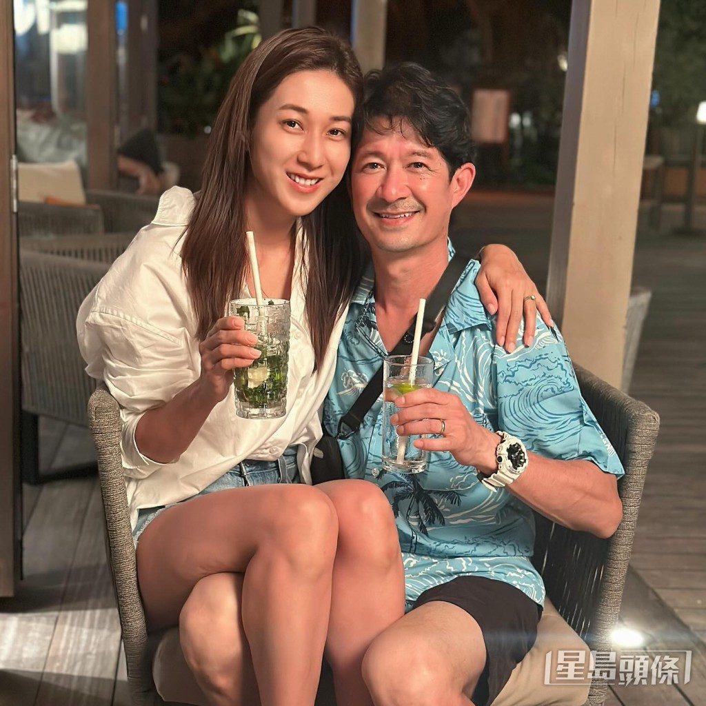 鍾嘉欣不時分享甜蜜的婚姻生活。