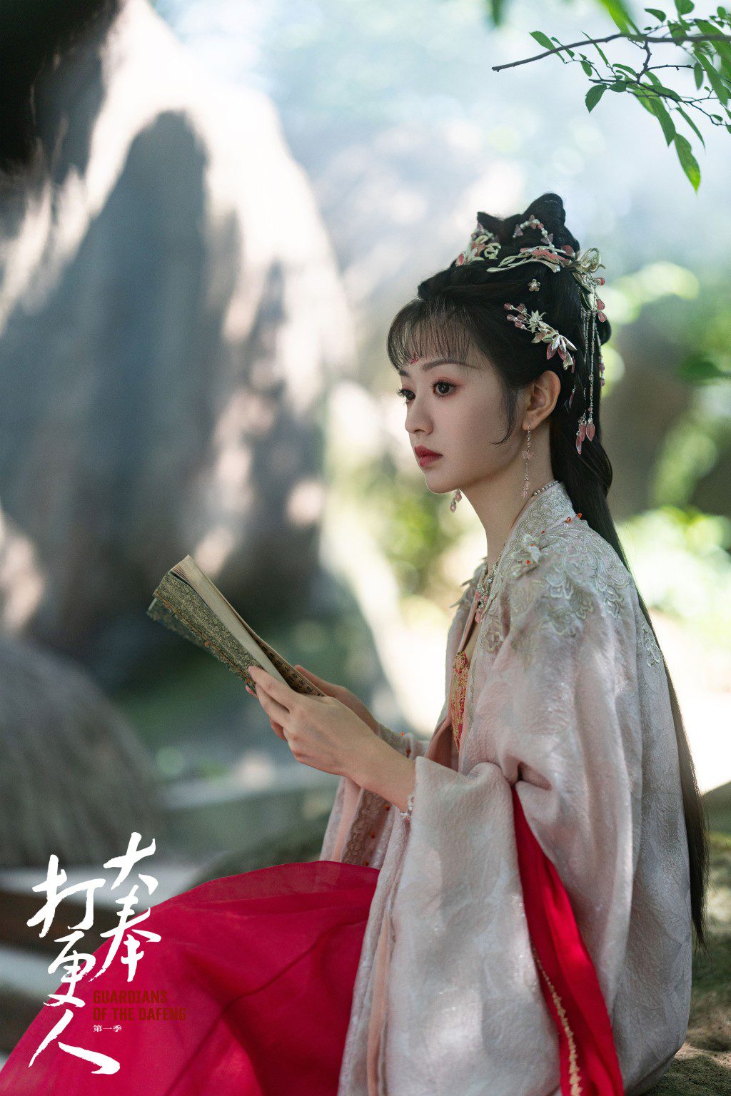 田曦薇在《大奉打更人》中的演出充滿仙氣。