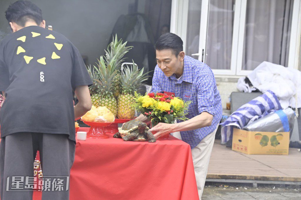 電影《關於那隻烏龜的故事》舉行開鏡拜神儀式。