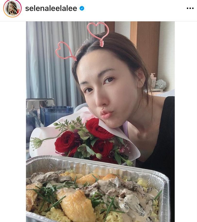 她指二人同為工作狂,最終由訂婚走向分手。