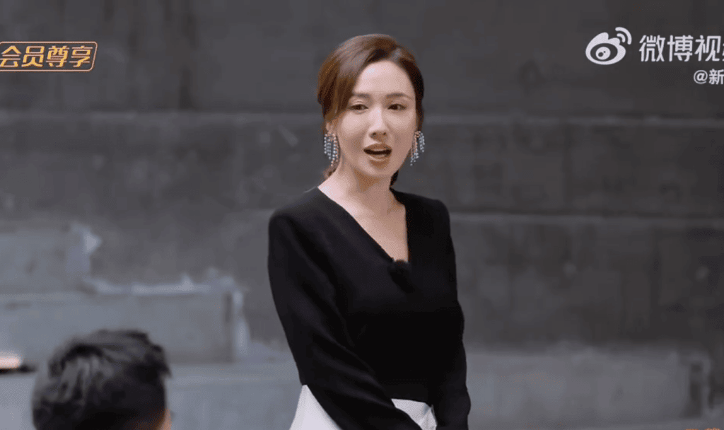 李施嬅曾透露有「前度」出軌,但未指明對象。