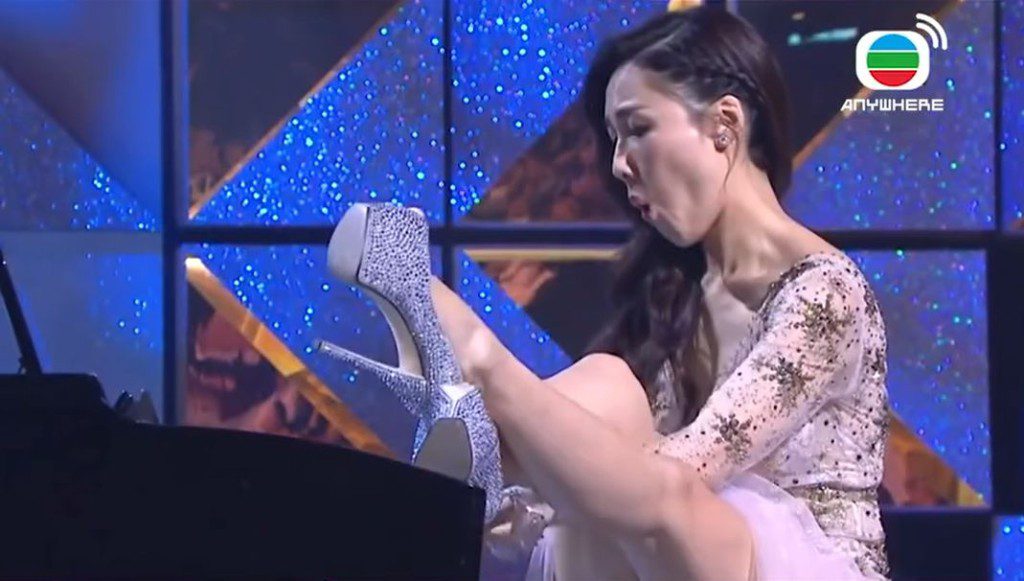 她早年曾在TVB台慶表演鋼琴,引起話題。