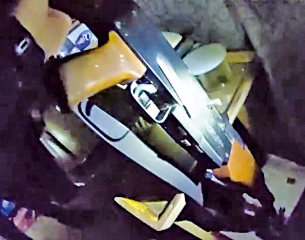 警方在嫌犯住處發現的突擊型步槍。聖荷西警察局
