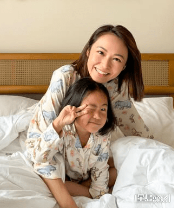 麥秋成笑言愛女越大越像太太湯怡。