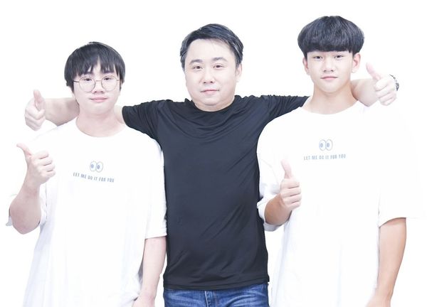 小彬彬的19歲兒子「迷你彬」溫玄煜,期望爸爸保持單身狀態。
