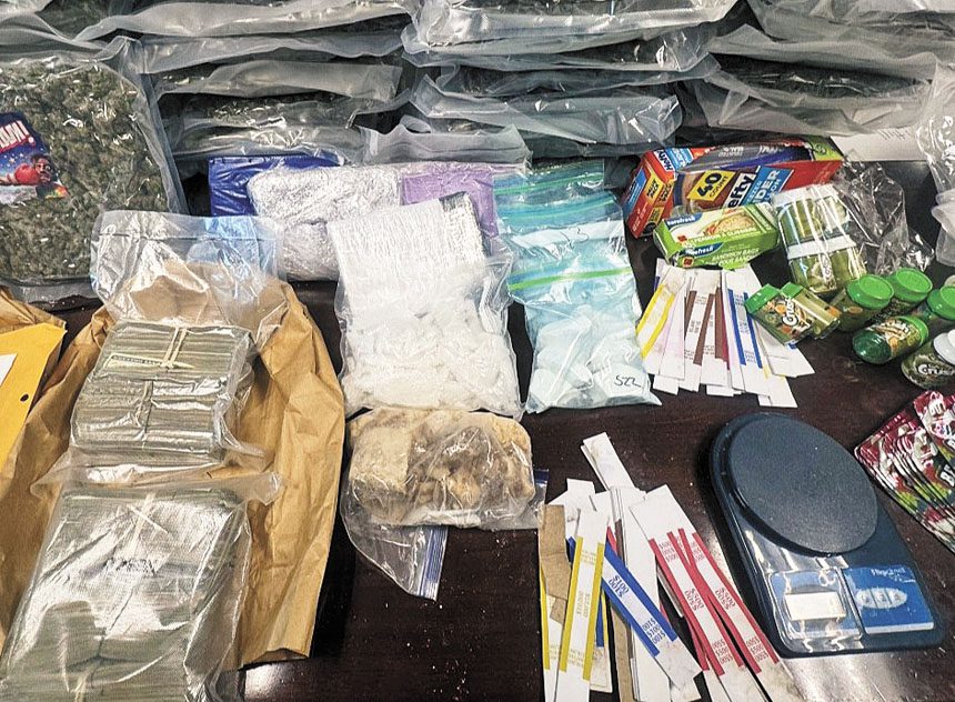 警方在行動中起獲毒品。三藩市警察局