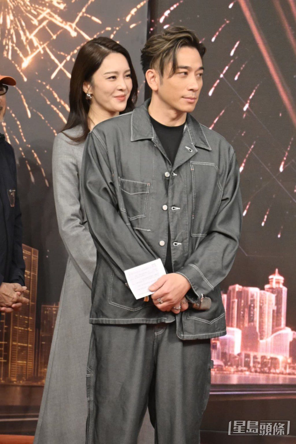 吳卓羲亦大方讚賞張曦雯是理想女友。