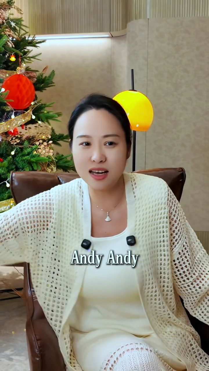 她稱讚朱麗蒨人品好,是典型的「賢妻良母」。