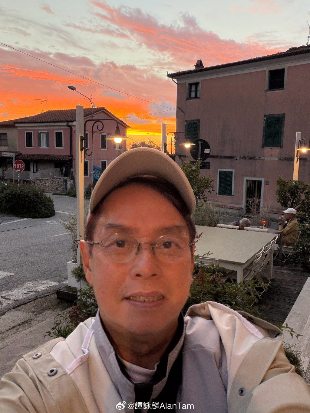陳先生澄清與譚詠麟的關係,強調雙方特別友好。