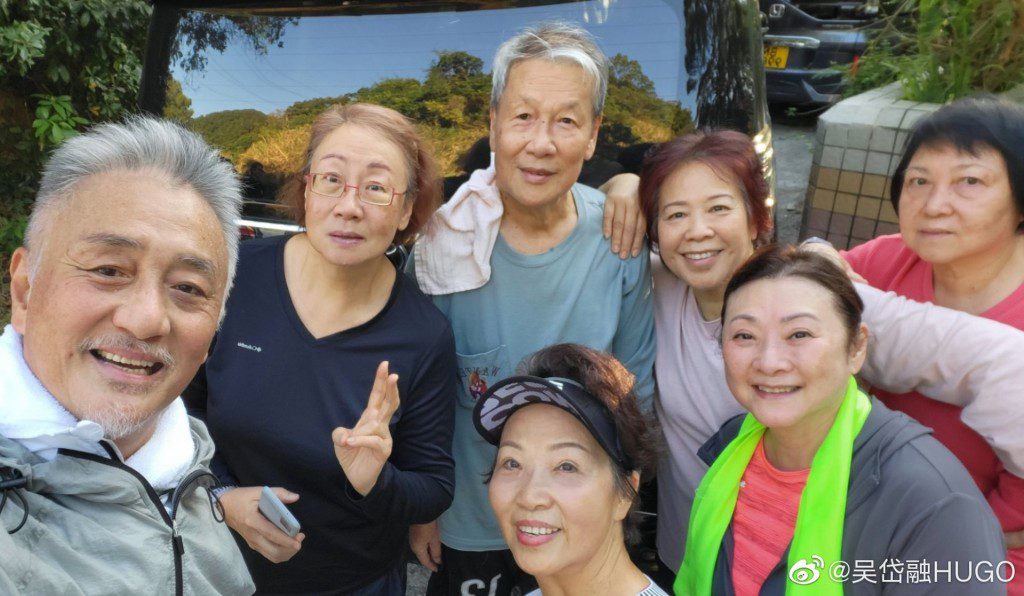 劉江離巢後享受半退休生活,主要時間用來陪伴結婚多年的太太遊山玩水。