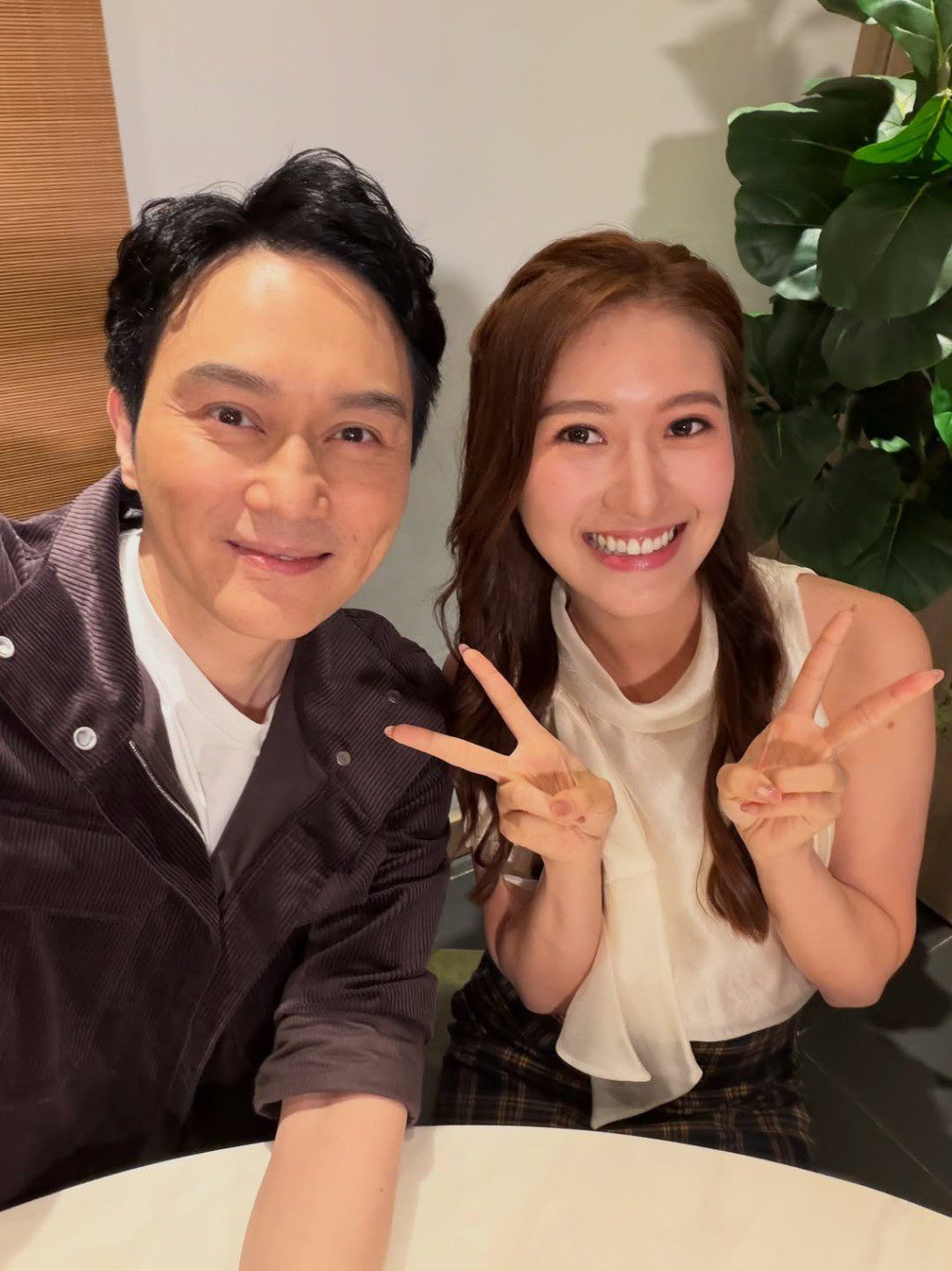 李澤欣與演員張智霖的合照。