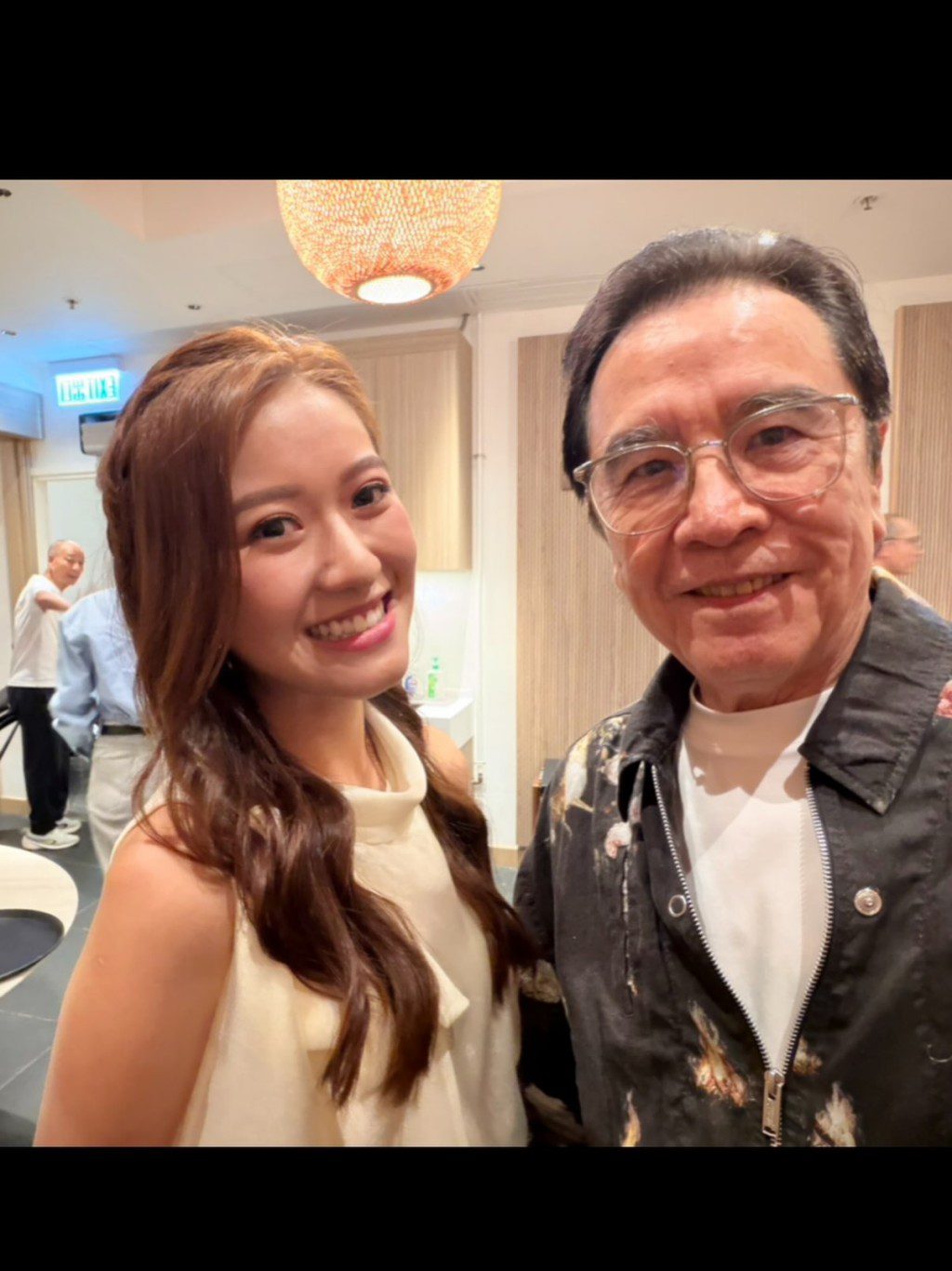 李澤欣與演員姜大衛的合照。