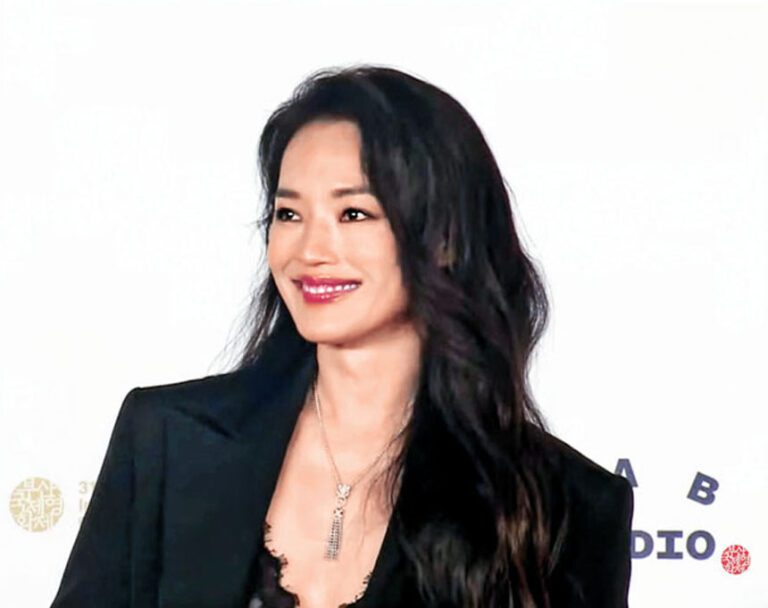 去年最佳導演得主舒淇，昨日任最佳導演頒獎嘉賓。