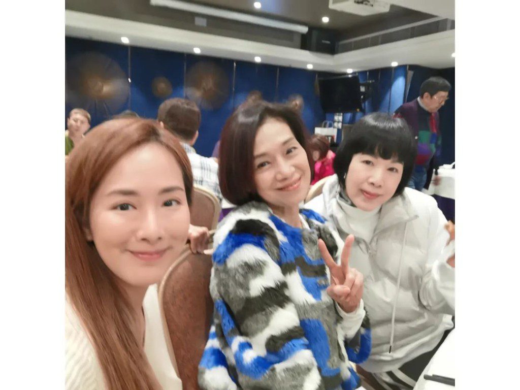 吳幸美過往不時分享與圈中前輩聚餐的合照。