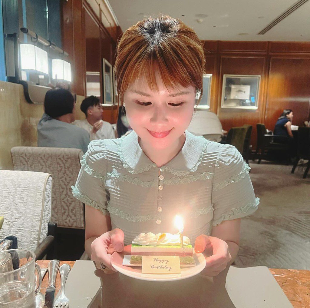 劉思希於2025年9月慶祝生日。