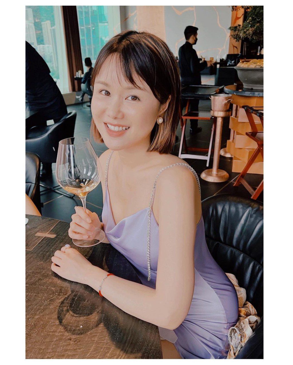 劉思希展露甜美笑容。