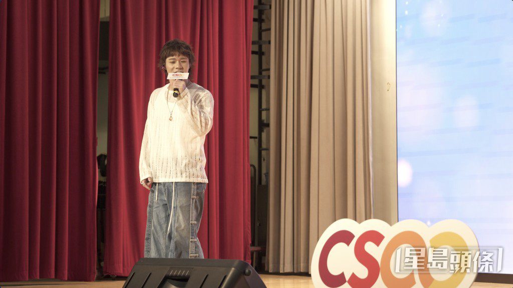 Mike透露自己從中學時代已開始參加各種歌唱比賽。
