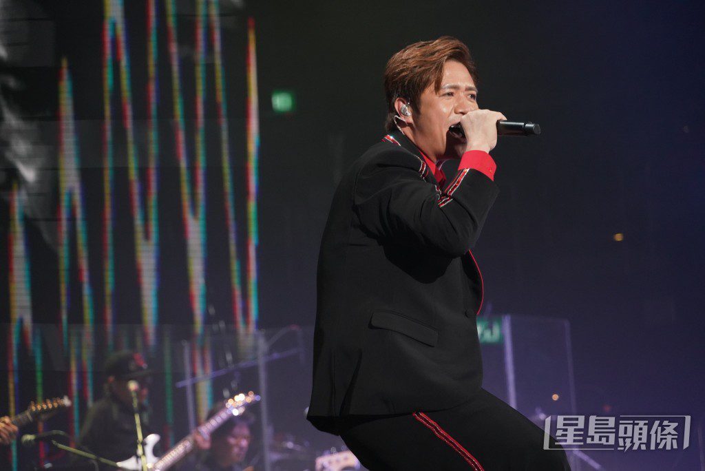 吳亦偉在演唱會上傾力演出。