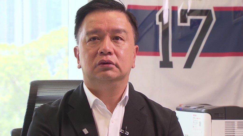 容樹恒醫生憶述，為黃詠儀醫生拔喉是他一生中最艱難的決定。