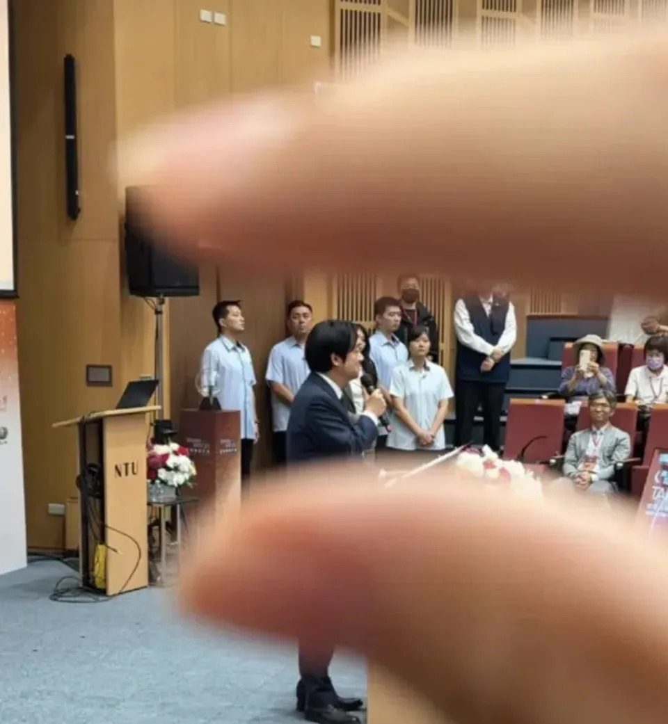 大陸交換生發布爭議照片 遭台灣當局驅逐出境