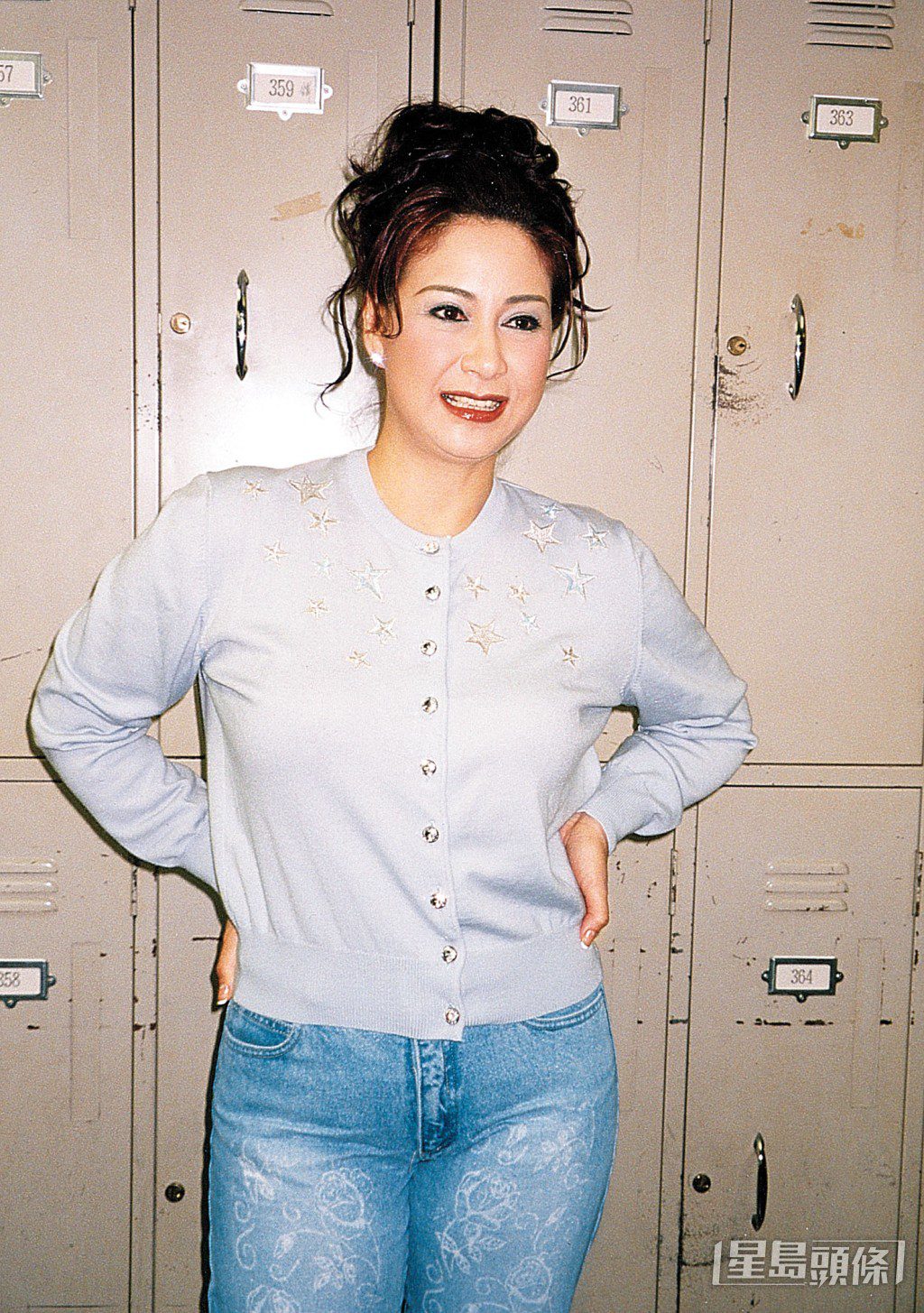 1992年，甄妮發掘王馨平入行，並擔任其經理人。