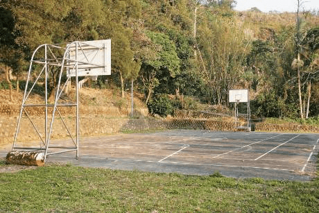 佔地五十七萬呎的農地，已設有籃球場及網球場等休閒設施。