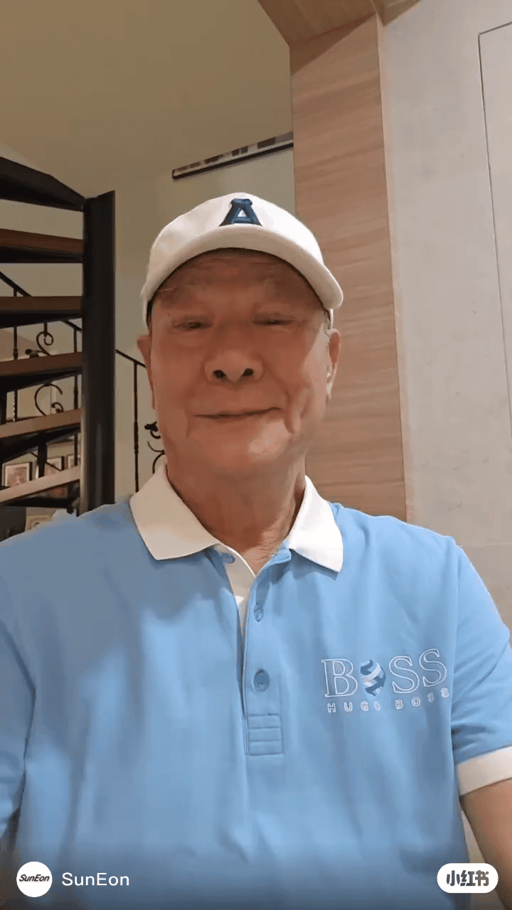 李修賢近期拍片談及王傑,外表顯出老態。