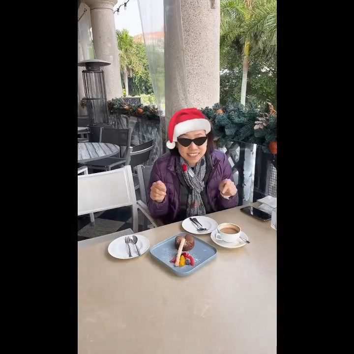 雖然面對癌魔,但石天欣的母親在女兒面前總是表現堅強。