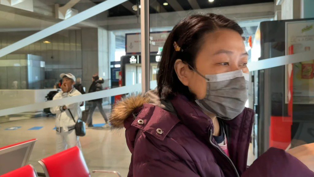 石天欣曾帶母親到英國和法國旅行。
