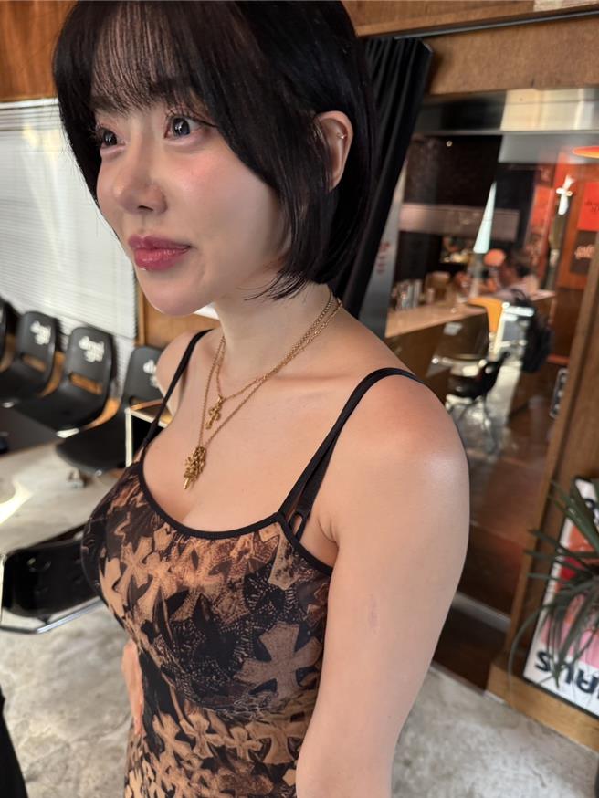 DJ SODA憶述初戀遇上酗酒家暴的Rapper，曾遭對方以破酒瓶襲擊，左手手臂至今留有5厘米長的傷痕。