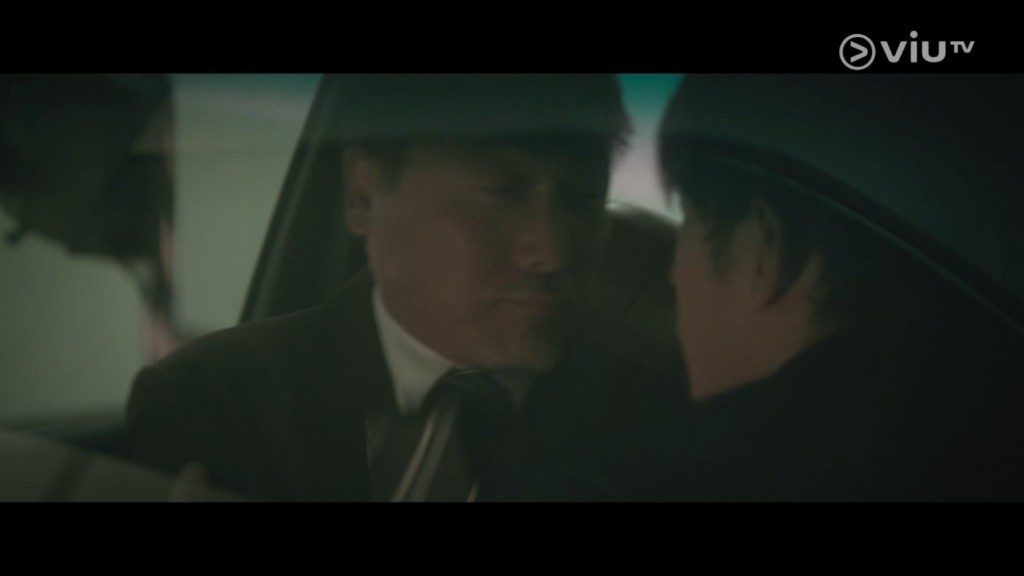 潘燦良飾演被上身的馬鈞豪大律師