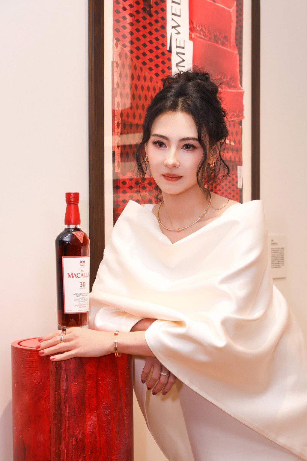 現場不少粉絲大讚她「狀態超美」,更形容是「白月光回來了」。