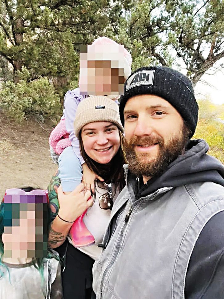 36歲的家長吉亞曼科(圖右)果斷開槍將槍手擊斃。吉亞曼科臉書