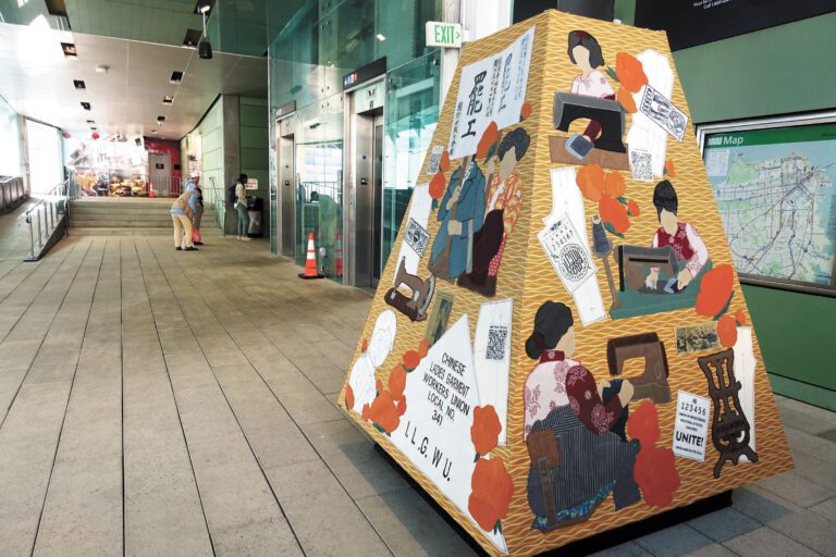 白蘭站現正展出的「線織歷史」（Threaded Histories）紀念裝置暨歷史資訊站。記者黃偉江攝