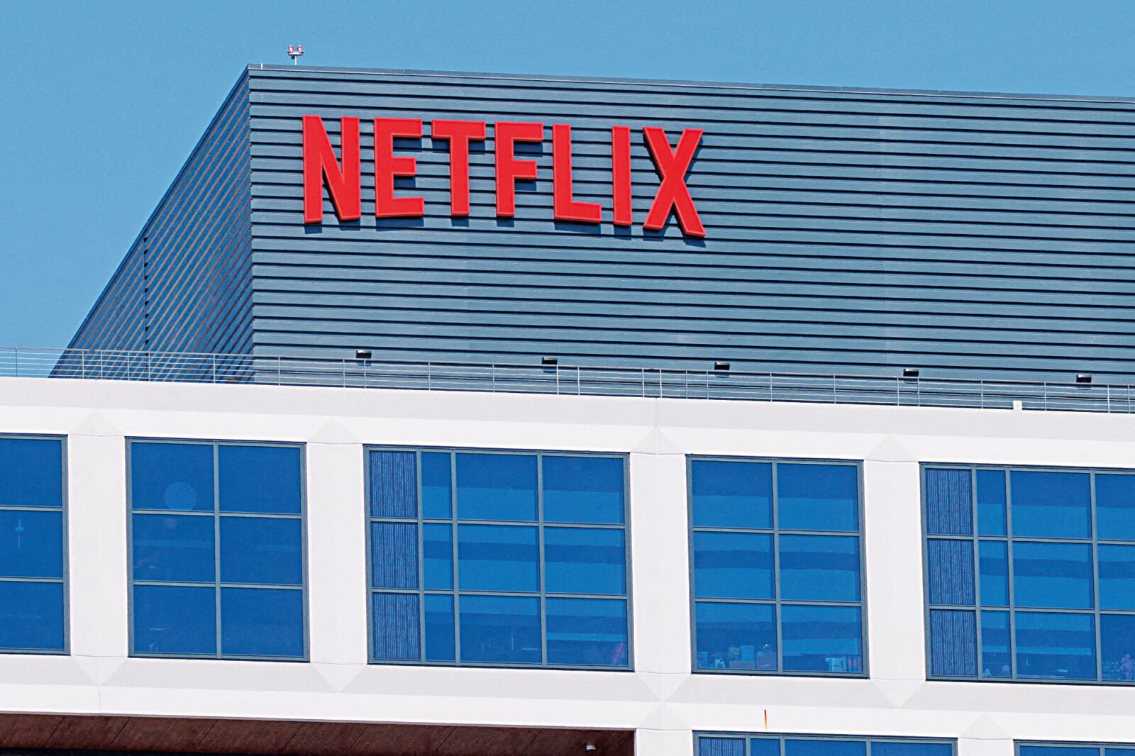 在巴賈里亞離職前一天,Netflix剛宣布裁減6%的員工。路透社資料圖片