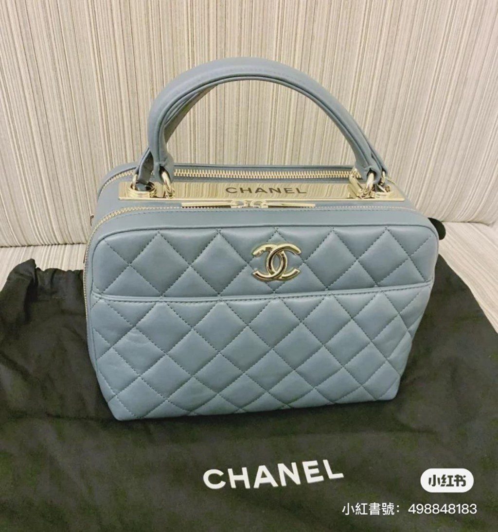 王妤嫻還有CHANEL手袋。