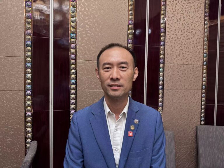 蒙市競選連任 吳紹榮著重治安與經濟並倡華裔參政